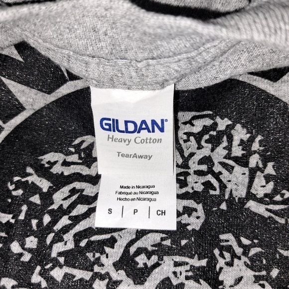 Gildan graphic T-Shirt size small - Picture 5 of 5